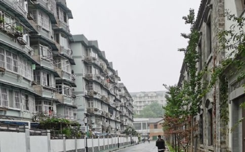 ��(g��)��ί���н���ⷿ�a(ch��n)��ͬ