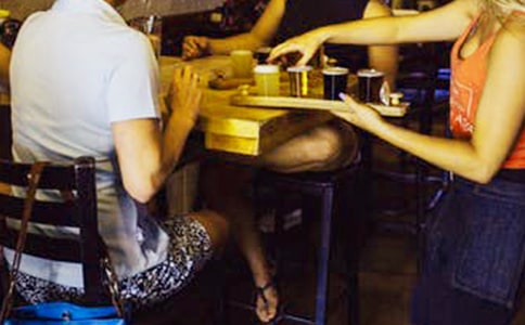 給客人敬茶的基本禮儀常識(shí)