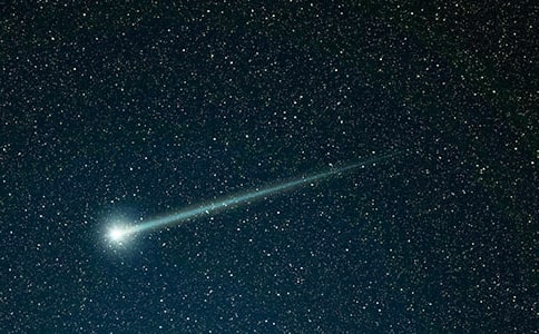 他像流星一樣沖刺的體育明星名人故事