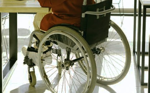 輪椅上的青春作文