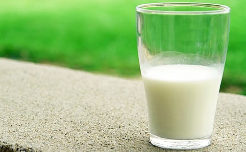 抹茶牛奶冰激凌的做法