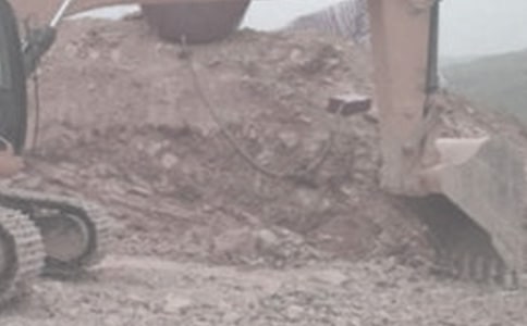 液壓挖掘機的操作注意事項