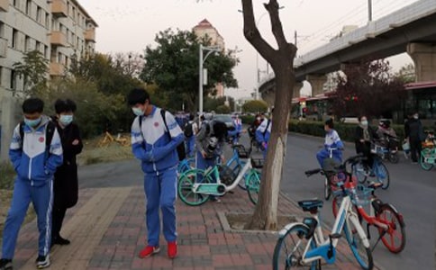 精選學(xué)期末中學(xué)生評(píng)語(yǔ)