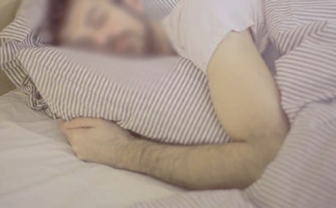 ���о��ӣ���į��ʹ��ʹ������