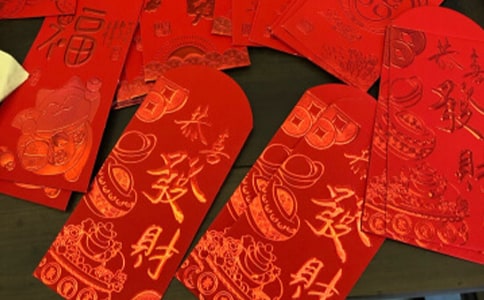 我給外婆發(fā)紅包作文