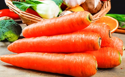 老虎種胡蘿卜寓言故事